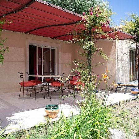 Petit Paradis . Pujaut Екстериор снимка