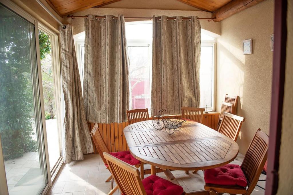 Petit Paradis . Pujaut Екстериор снимка